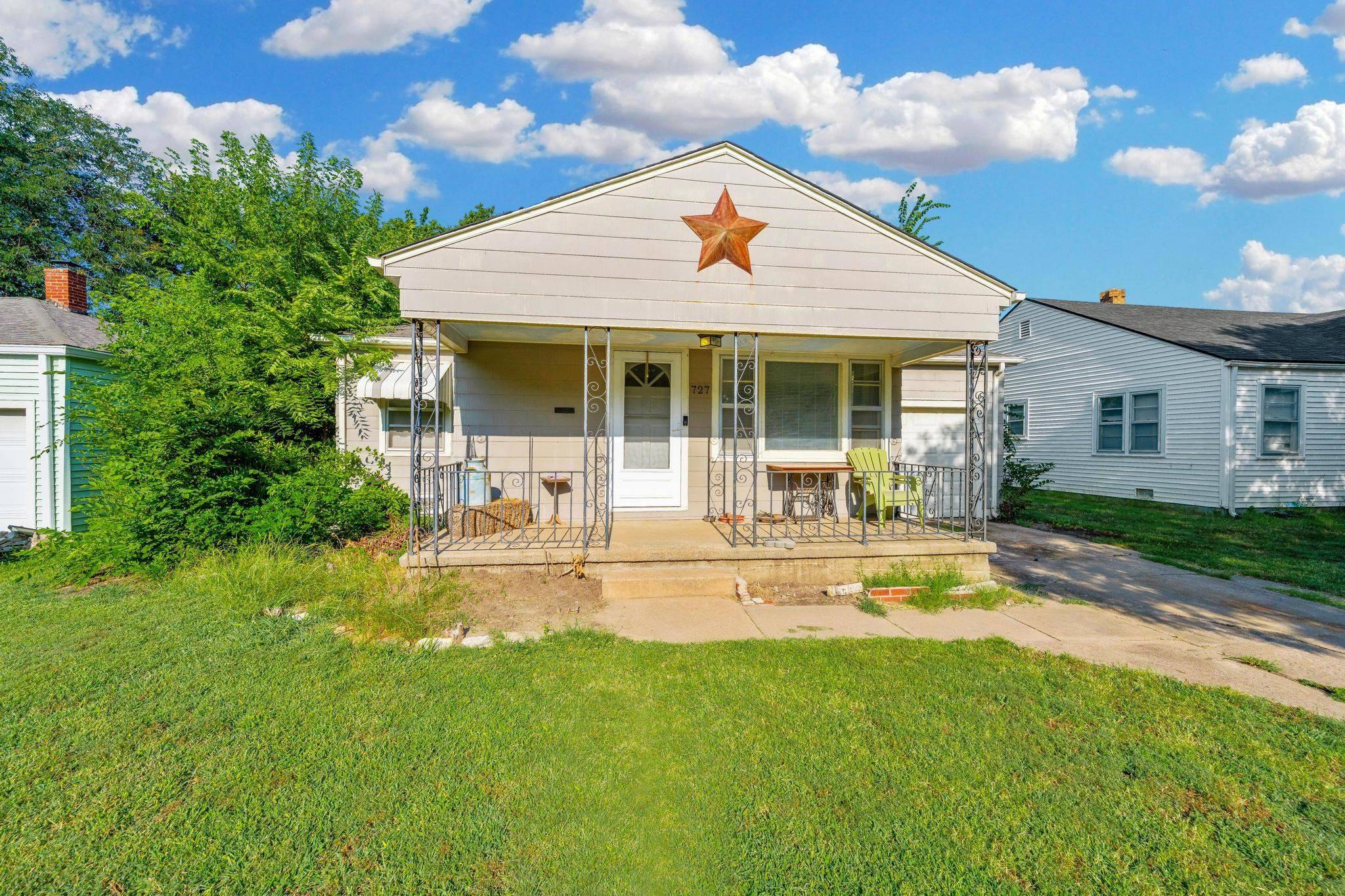 727 S Fountain Ave, Wichita, KS 67218