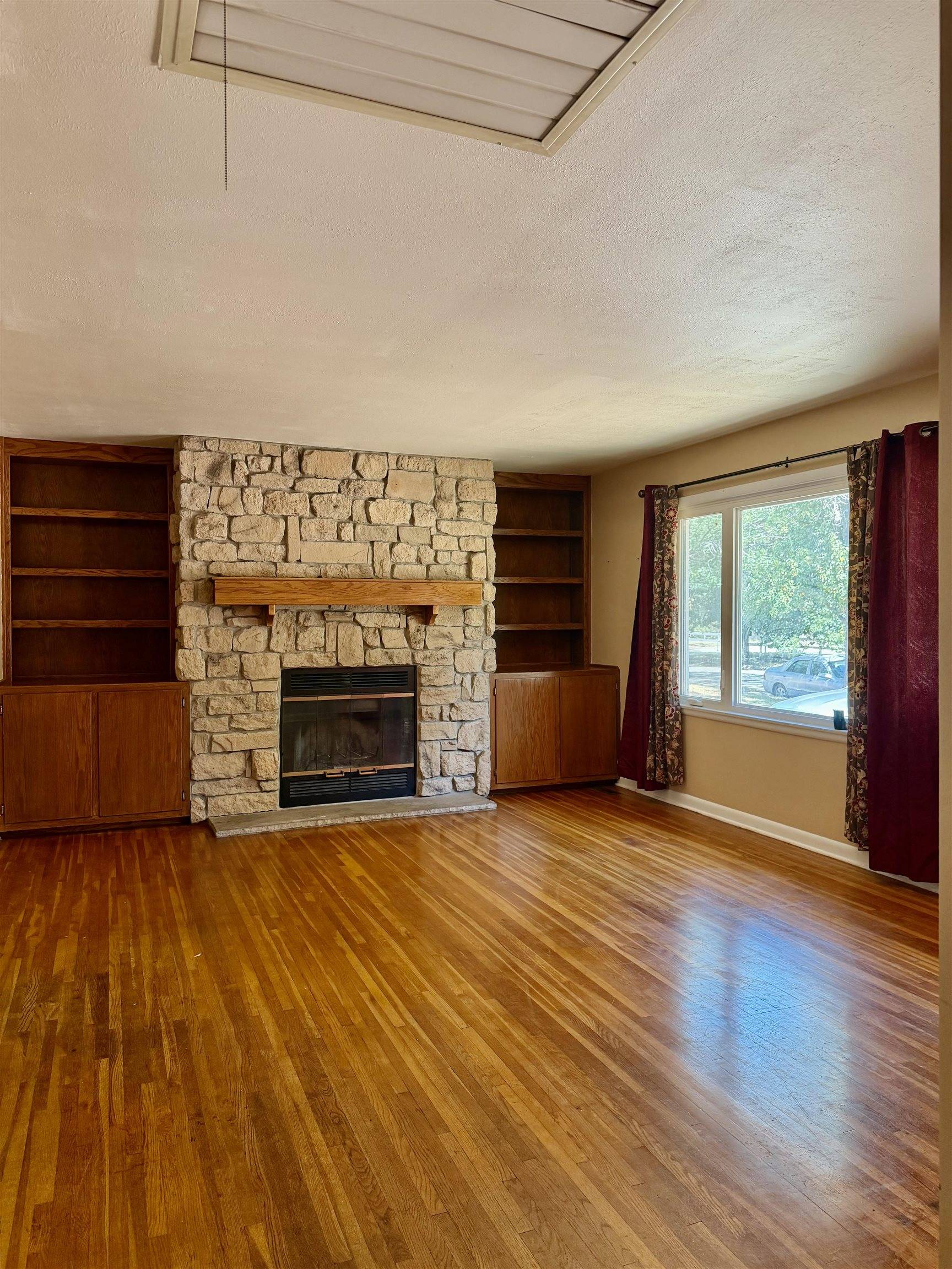 1805 N Woodrow Ct, Wichita, KS 67203