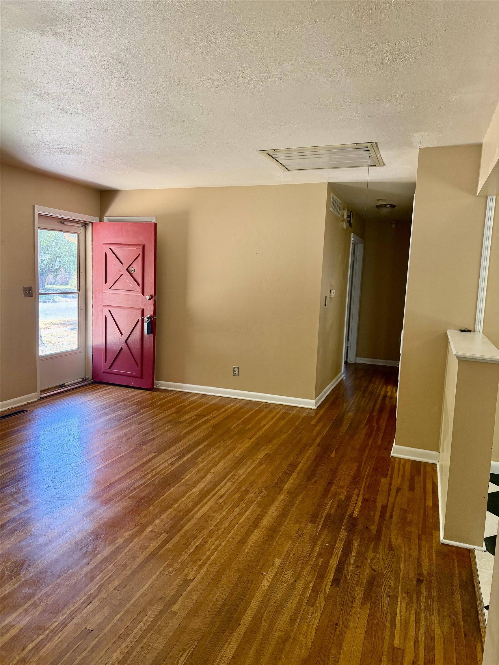 1805 N Woodrow Ct, Wichita, KS 67203