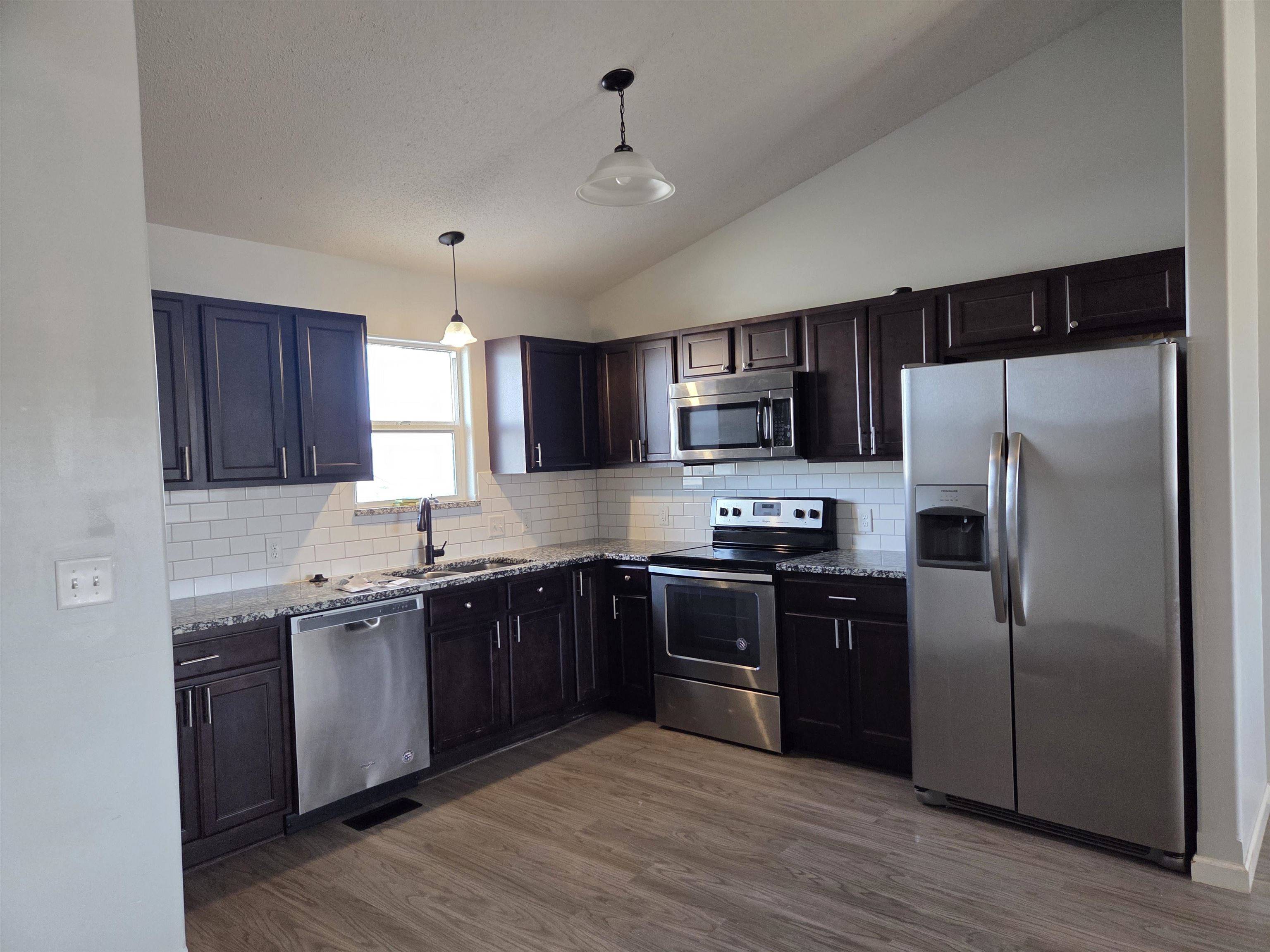 5278 N cypress Cir, Bel Aire, KS 67226