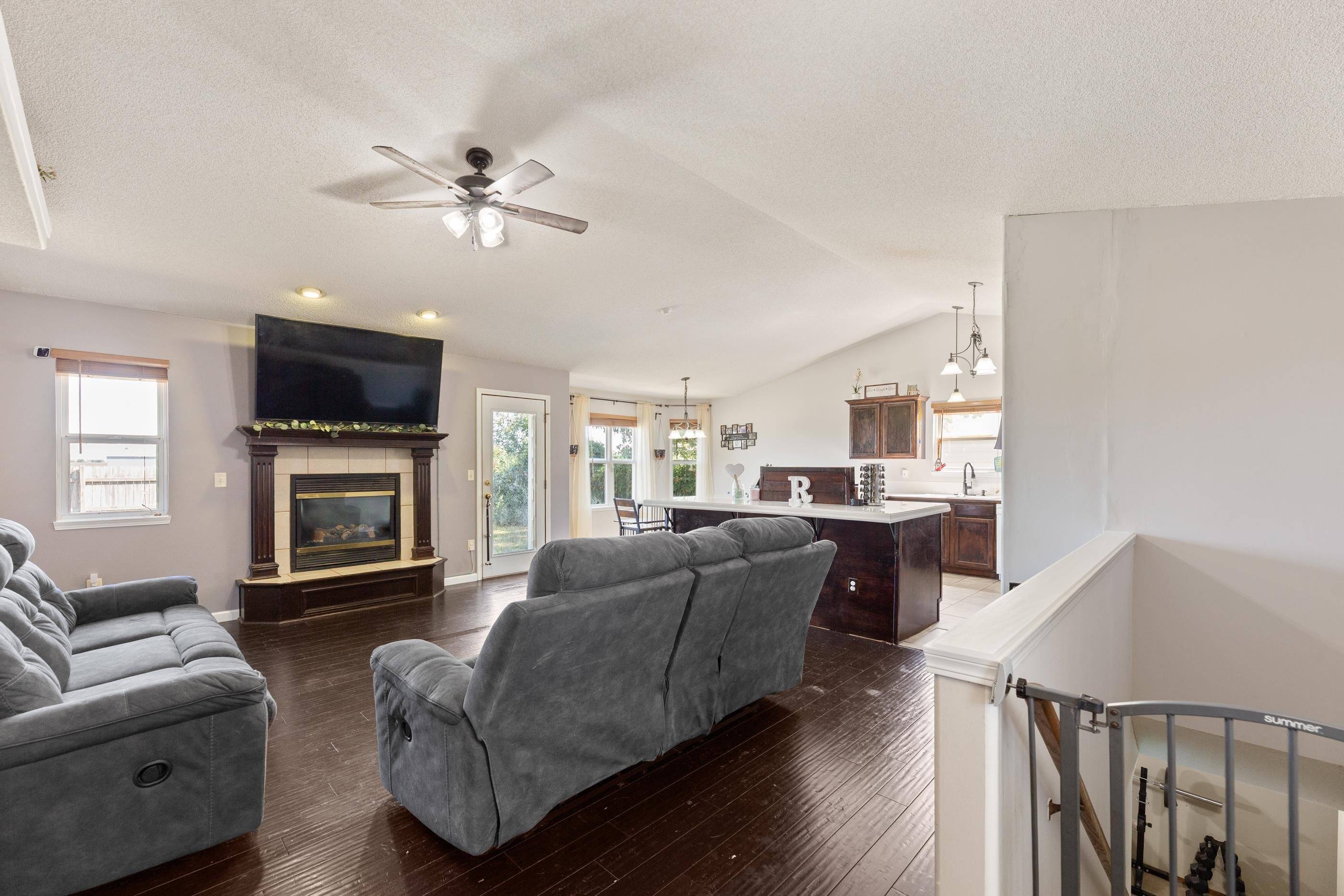 816 Country Ln., Newton, KS 67114