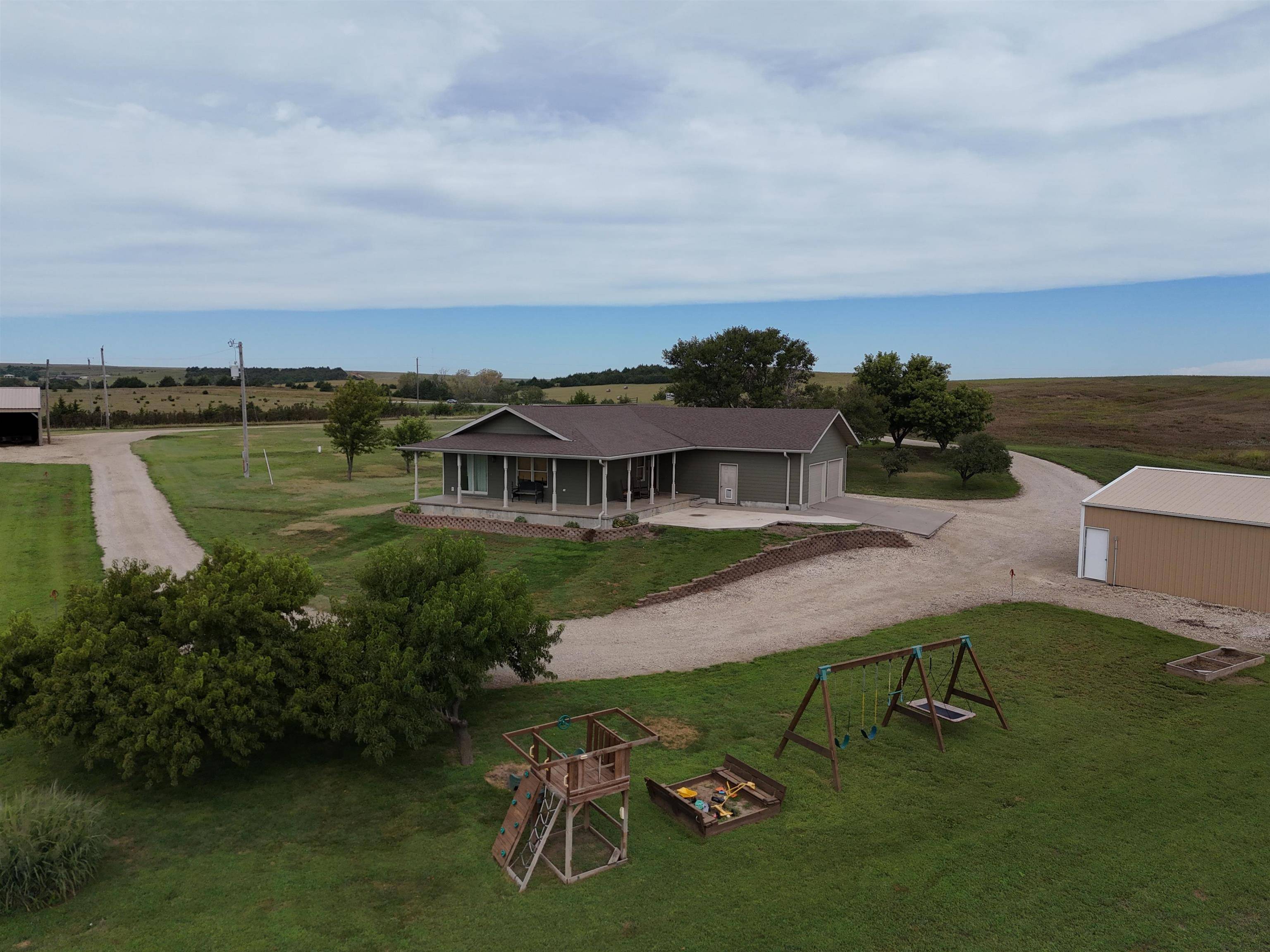 482 N 290th, Miltonvale, KS 67466