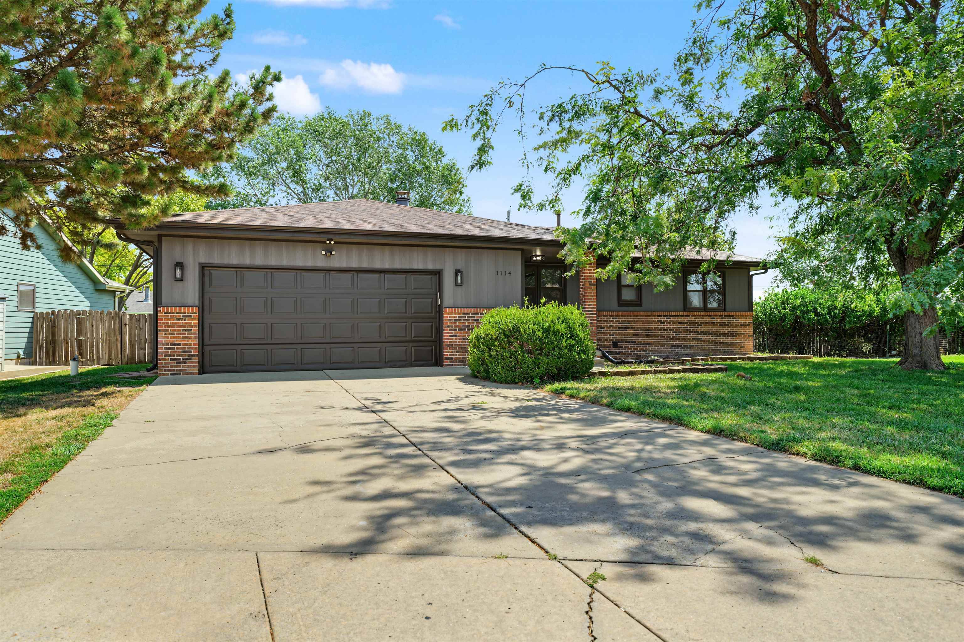 1114 Revere Dr, Salina, KS 67401