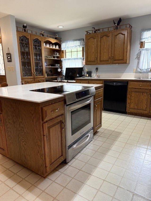 12 Roberts Ct, Winfield, KS 67156