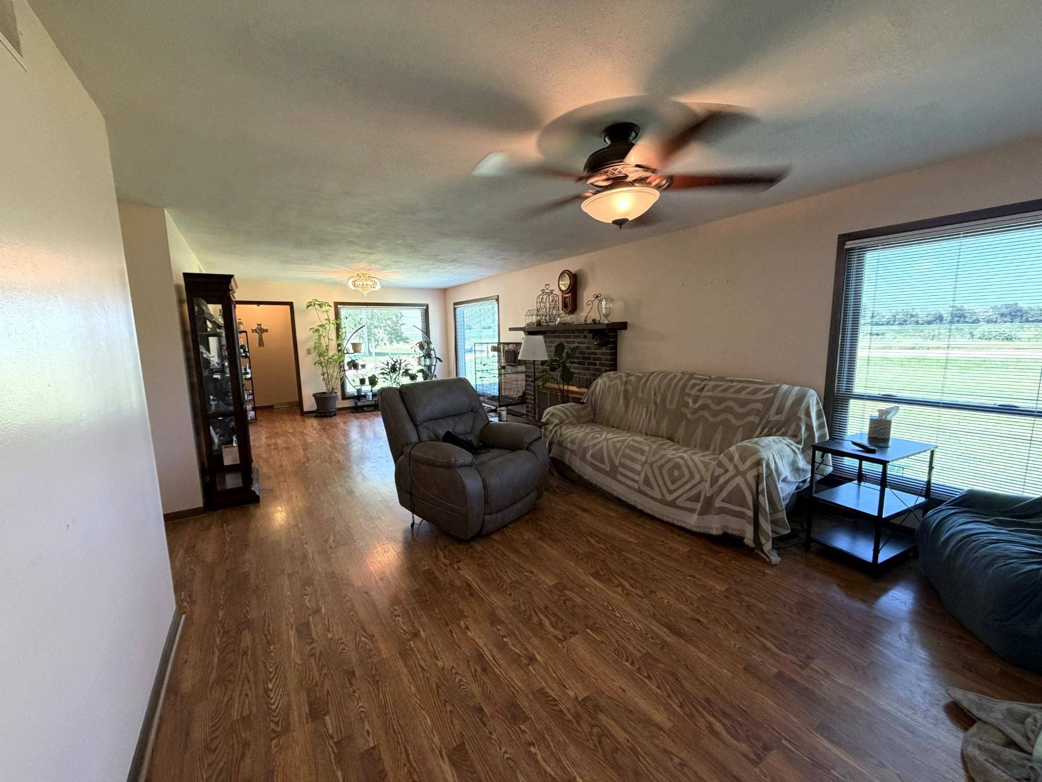 1152 Old Hwy 40, Abilene, KS 67410-0000