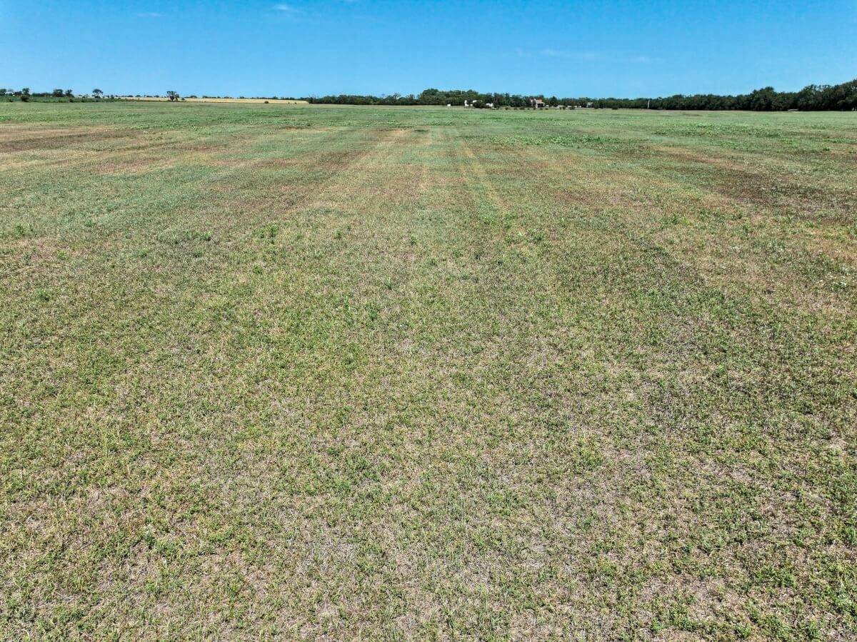 000 N 143RD St E, Valley Center, KS 67147