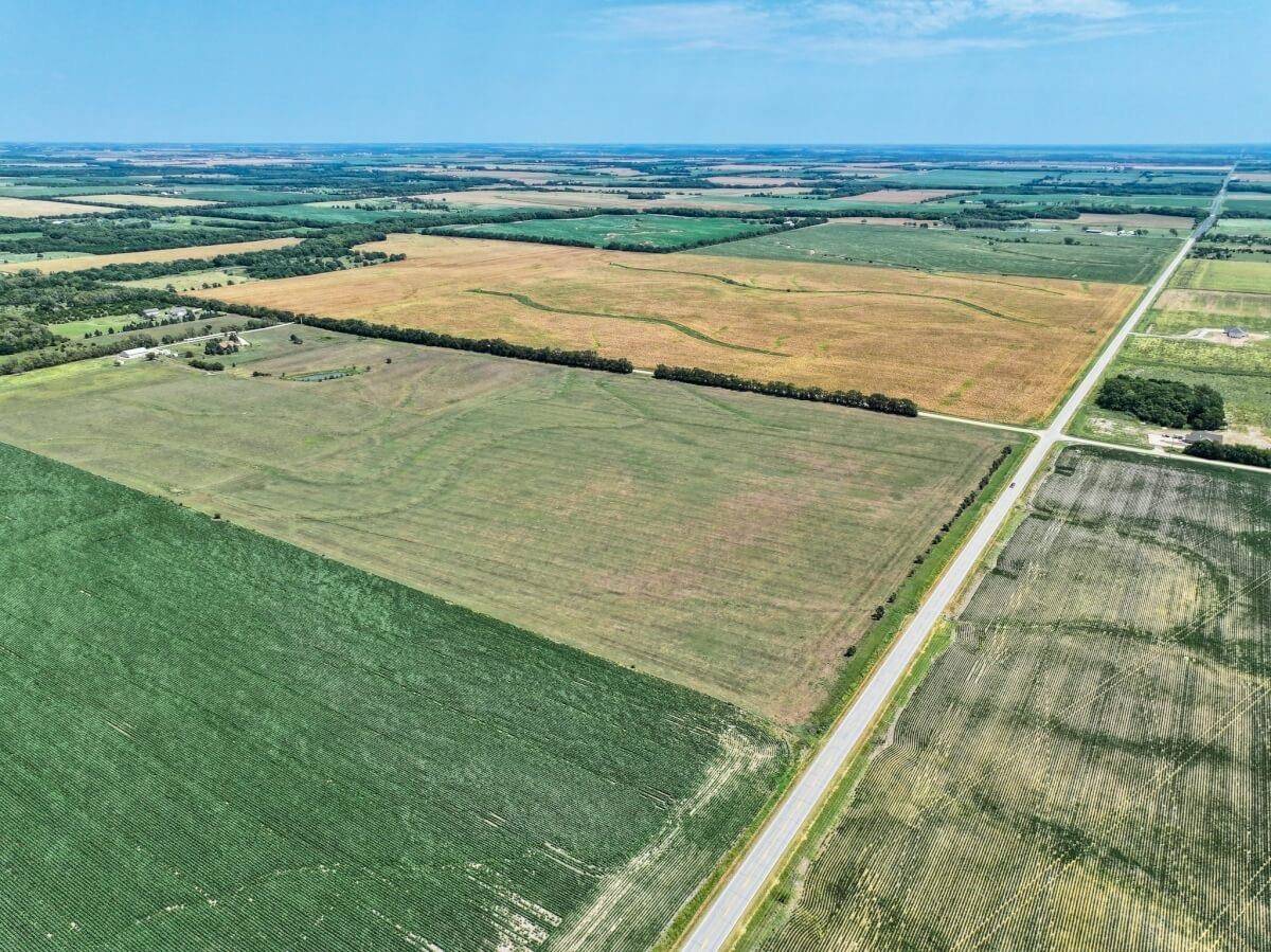 000 N 143RD St E, Valley Center, KS 67147