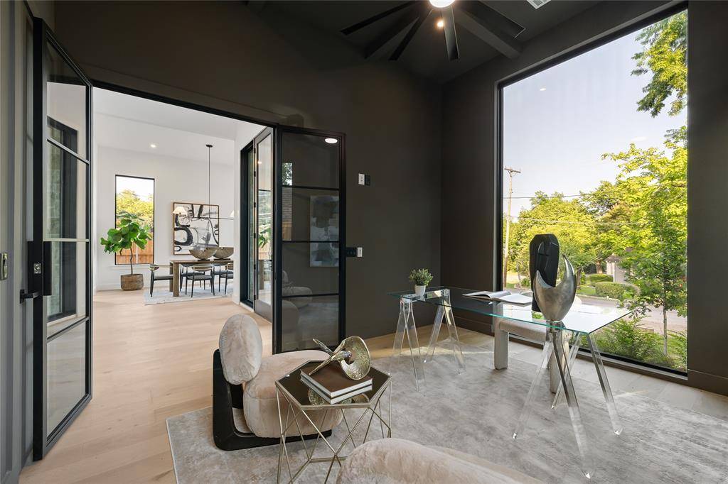 9035 San Benito Way, Dallas, TX 75218