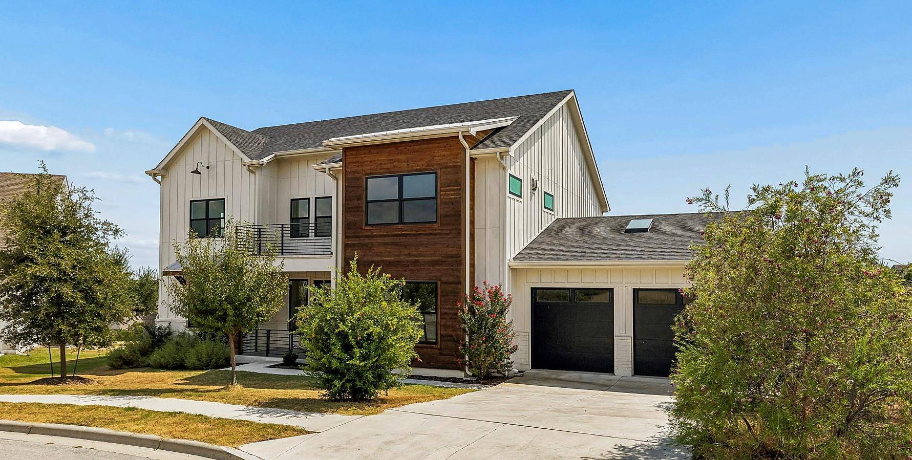 288 Smoke Tree CIR, Dripping Springs, TX 78620