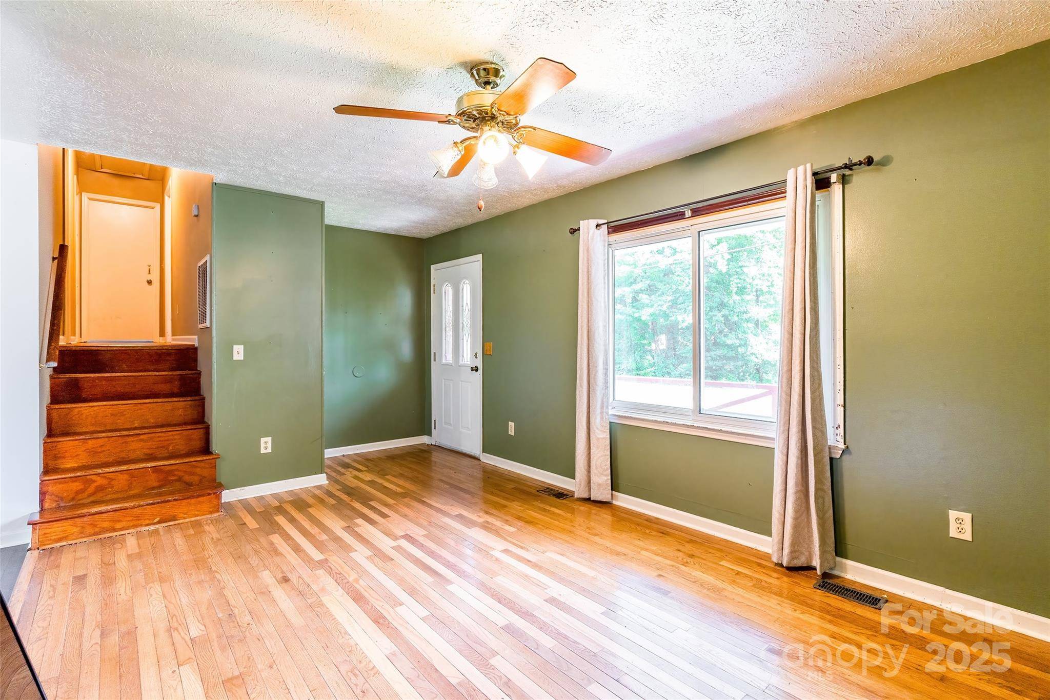 2675 Tablerock RD, Lenoir, NC 28645