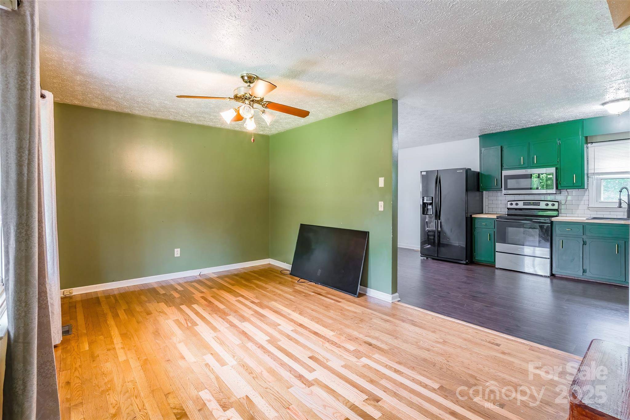2675 Tablerock RD, Lenoir, NC 28645