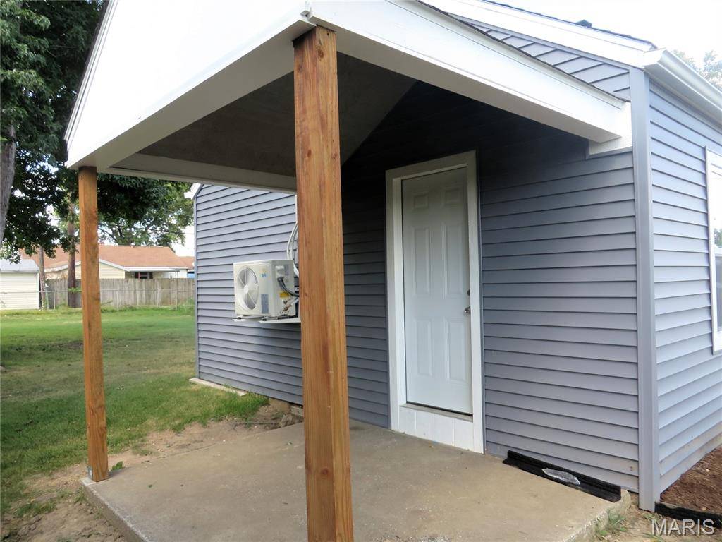 1113 E Lorena AVE, Wood River, IL 62095