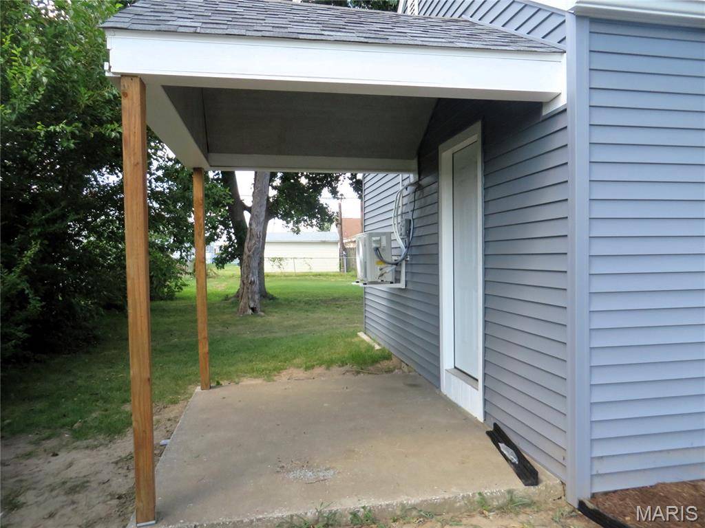 1113 E Lorena AVE, Wood River, IL 62095