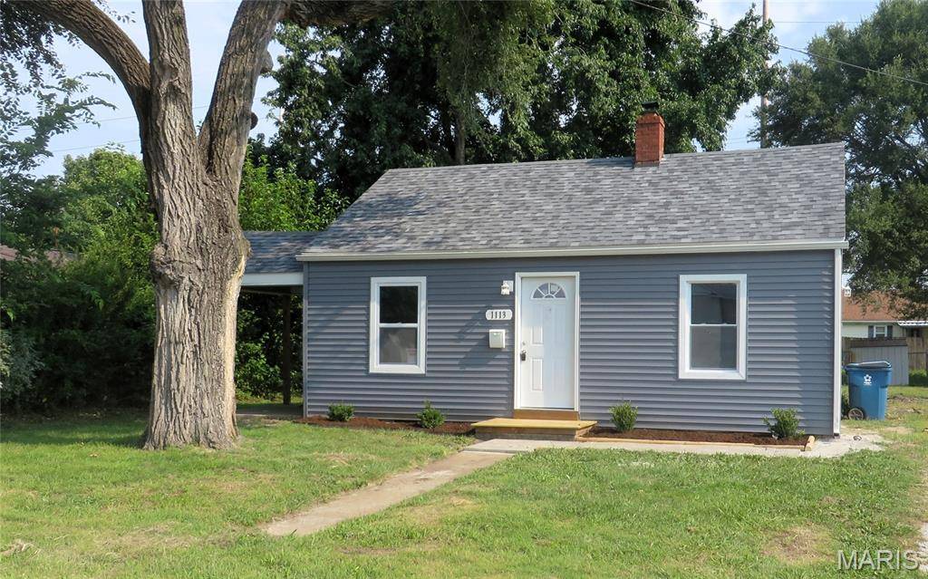 1113 E Lorena AVE, Wood River, IL 62095