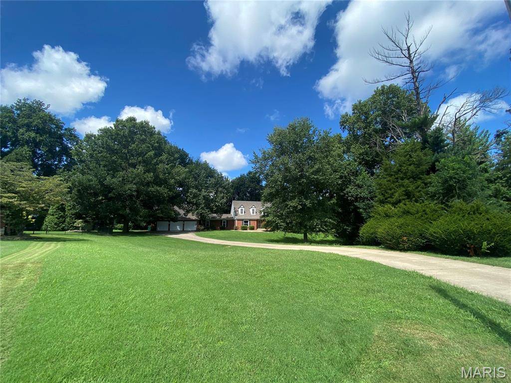 5 Oakwood, Belleville, IL 62223