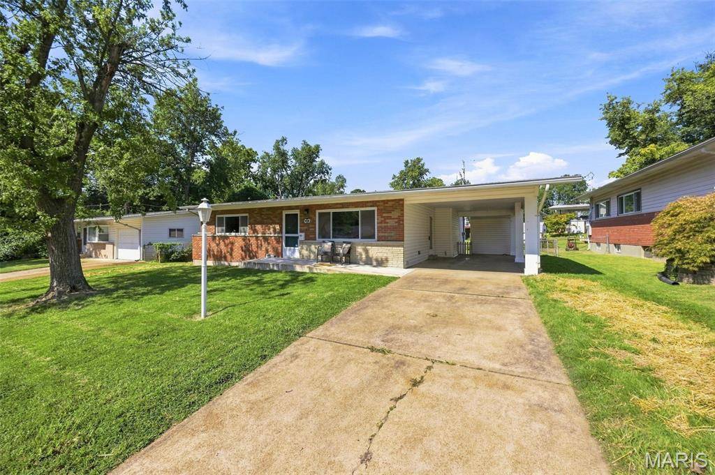 908 Buckley RD, Mehlville, MO 63125