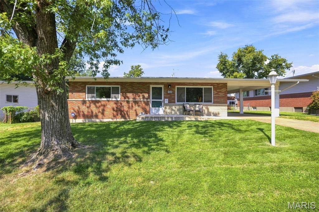 908 Buckley RD, Mehlville, MO 63125