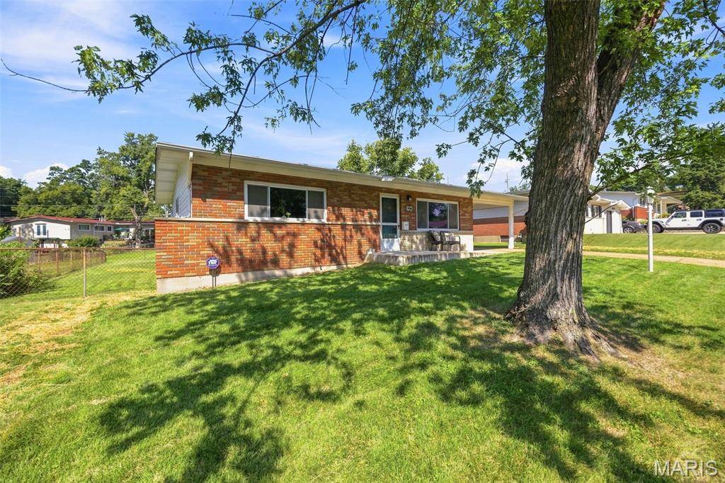 908 Buckley RD, Mehlville, MO 63125