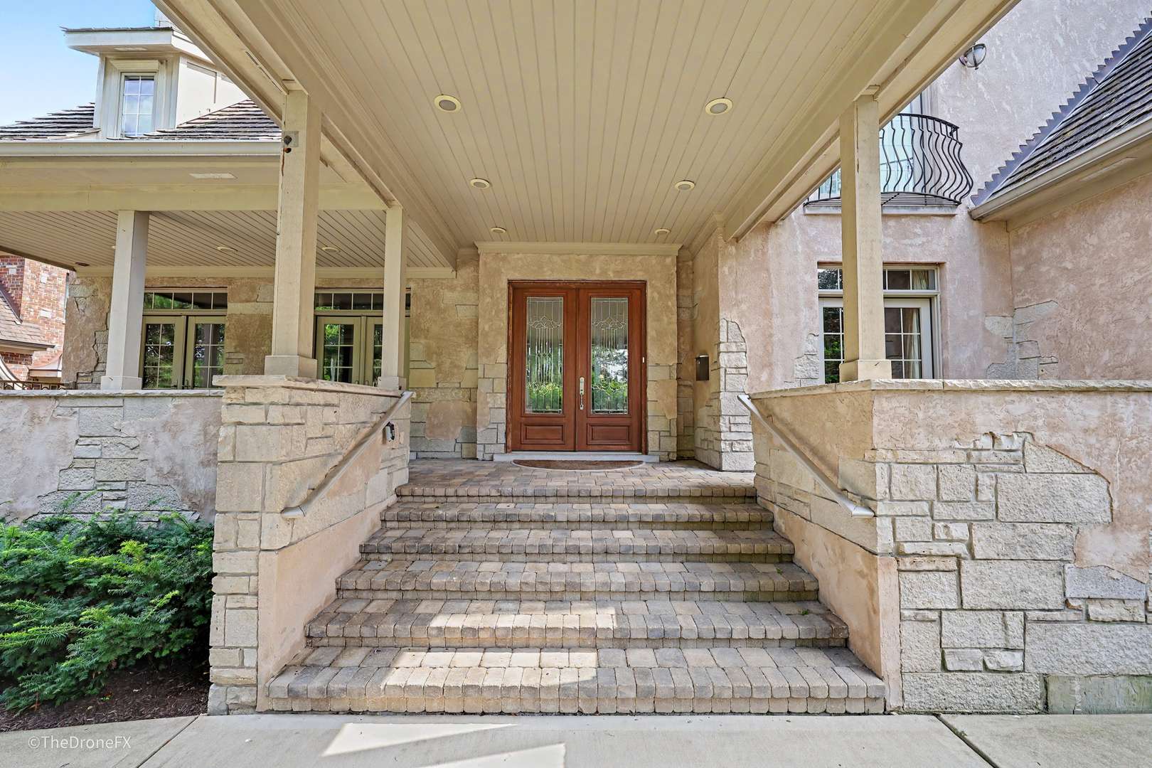 130 Fuller RD, Hinsdale, IL 60521