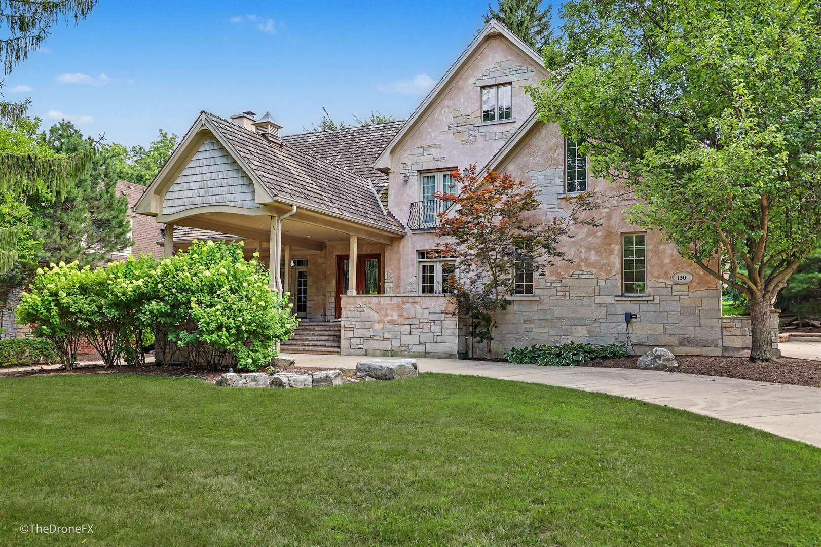 130 Fuller RD, Hinsdale, IL 60521