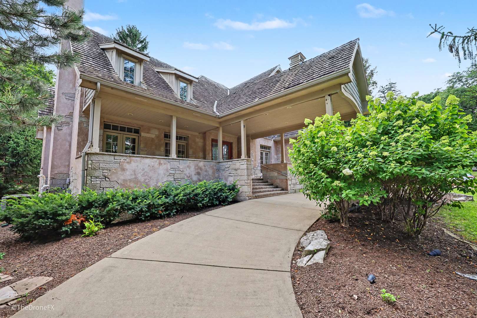 130 Fuller RD, Hinsdale, IL 60521