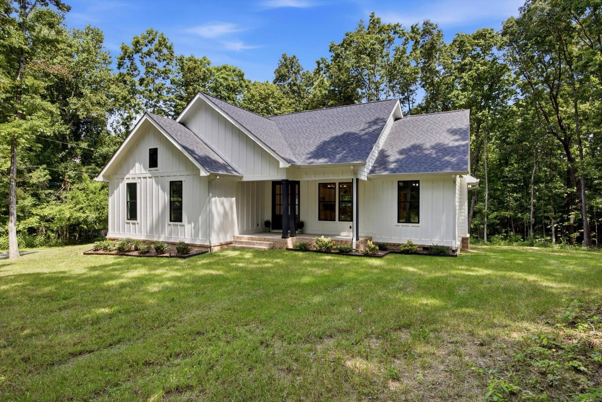 252 Woodland Way, Signal Mountain, TN 37377