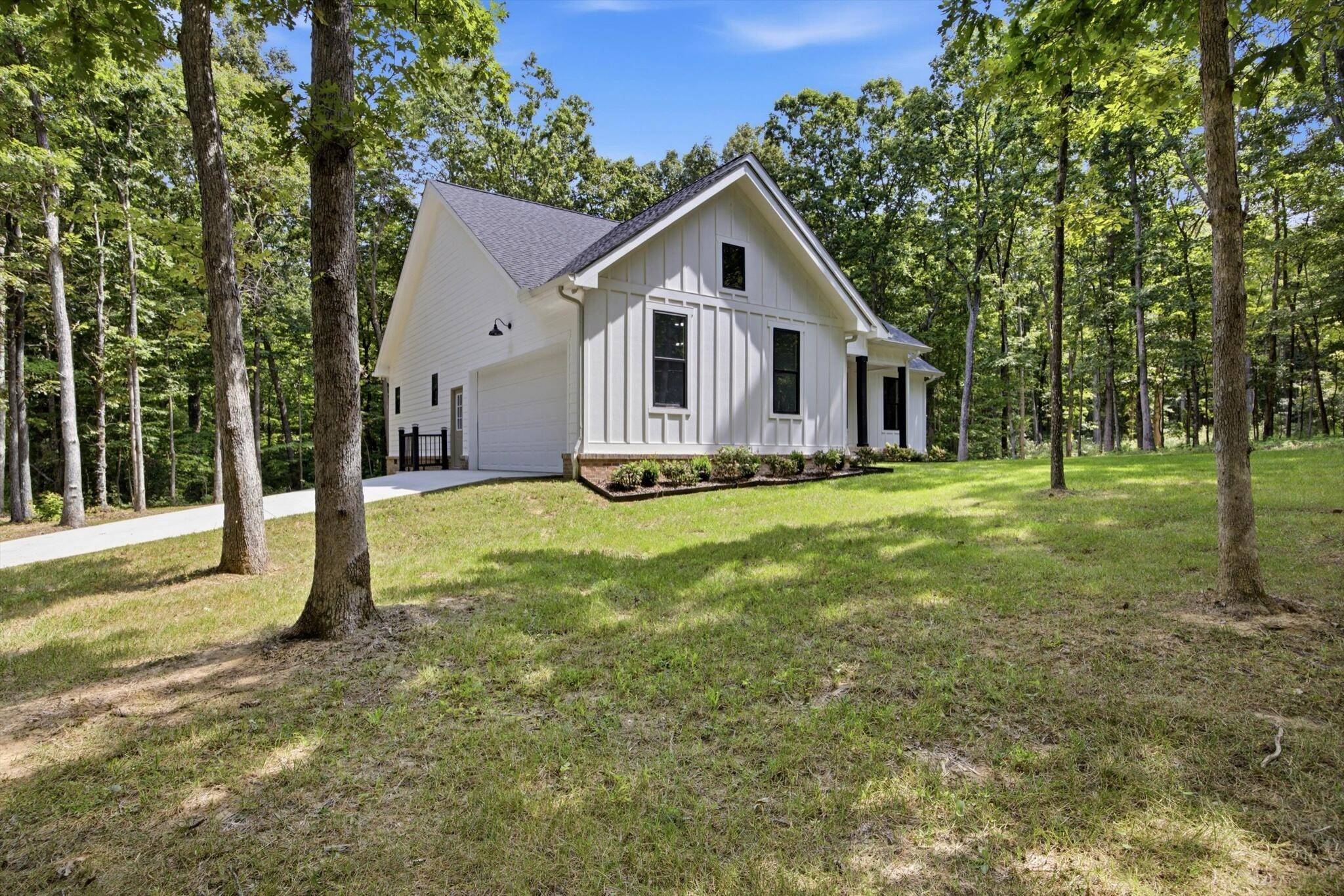252 Woodland Way, Signal Mountain, TN 37377