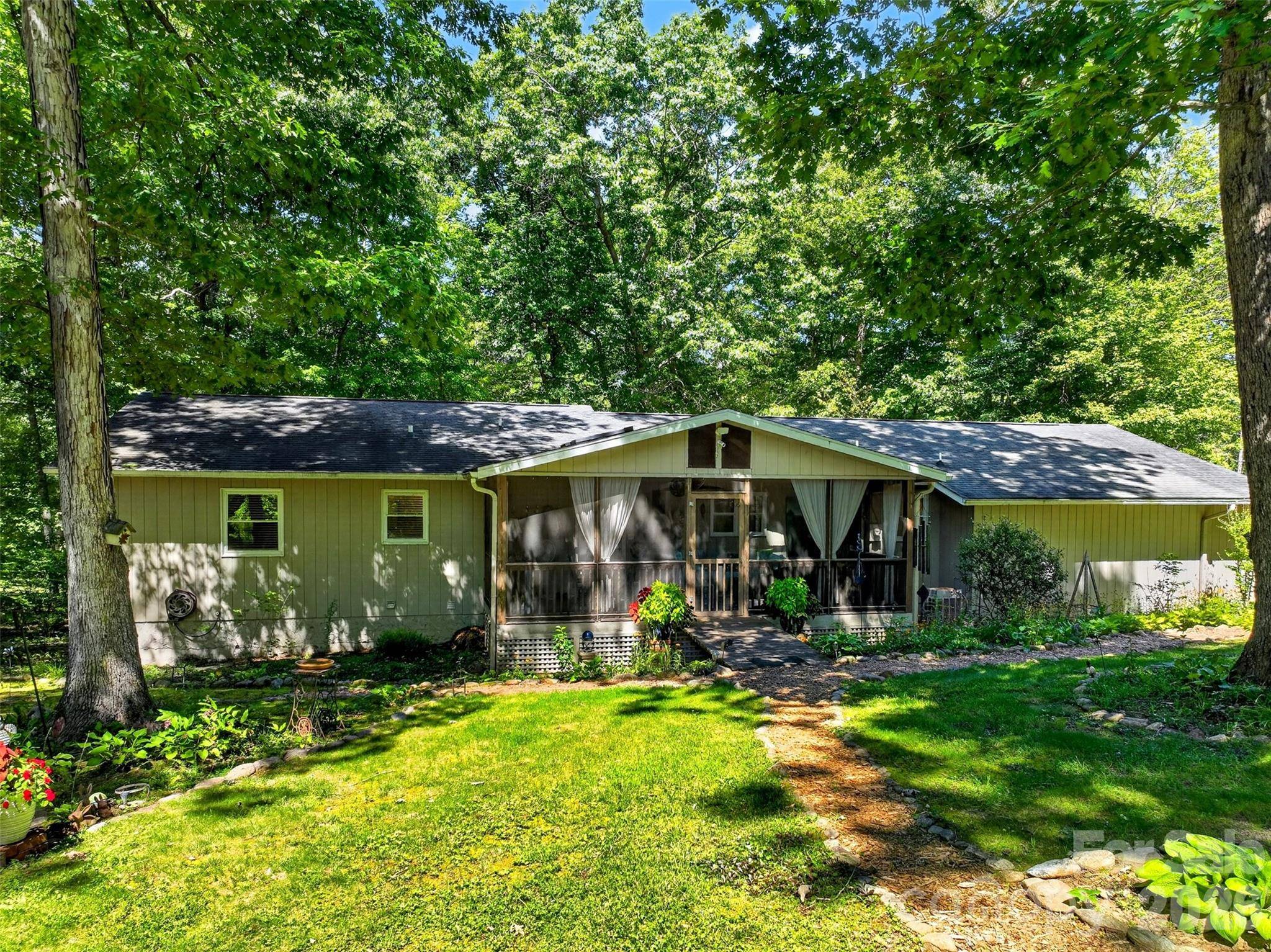 42 Timothy LN, Candler, NC 28715