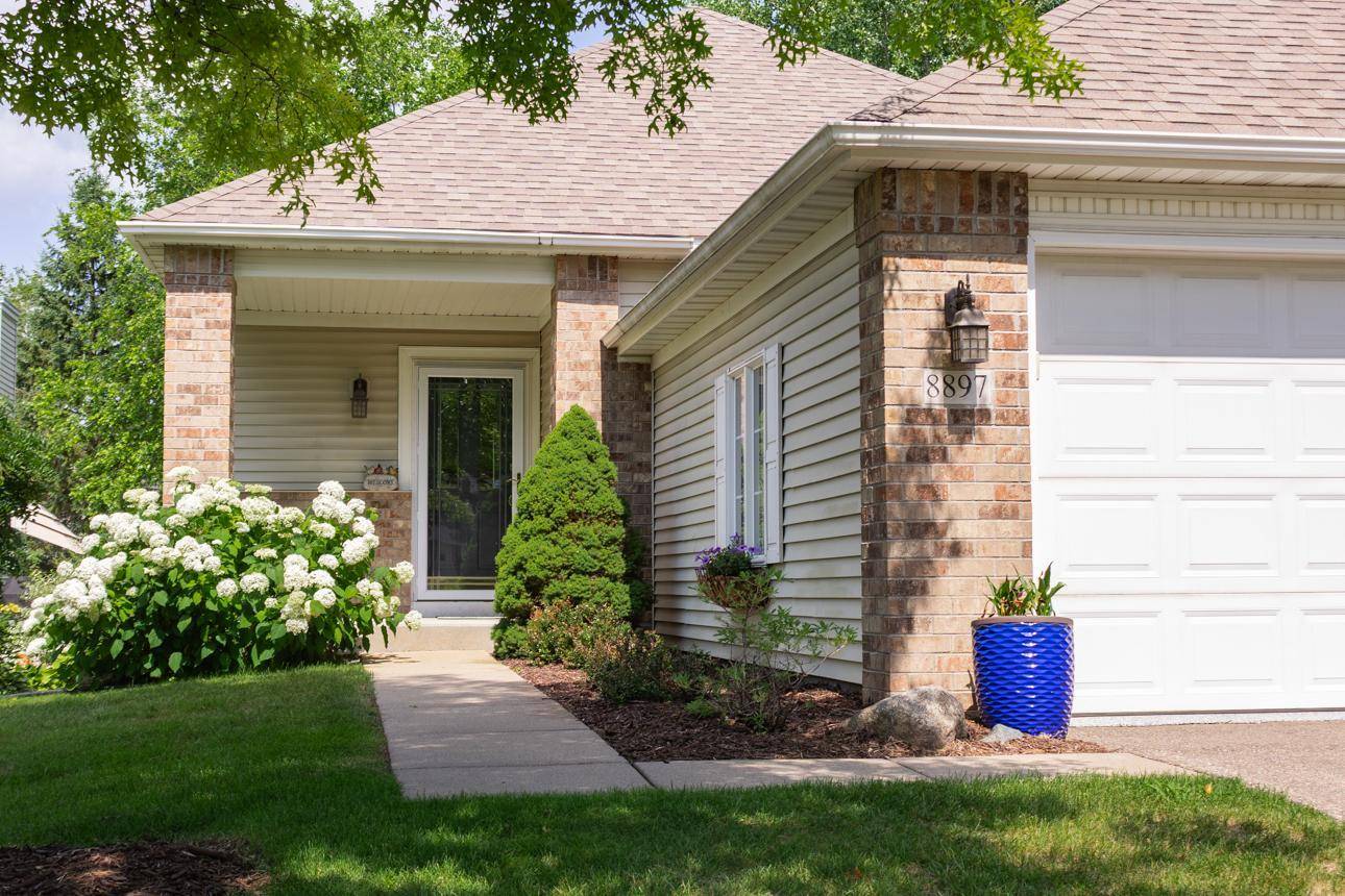 8897 Compton DR, Inver Grove Heights, MN 55076