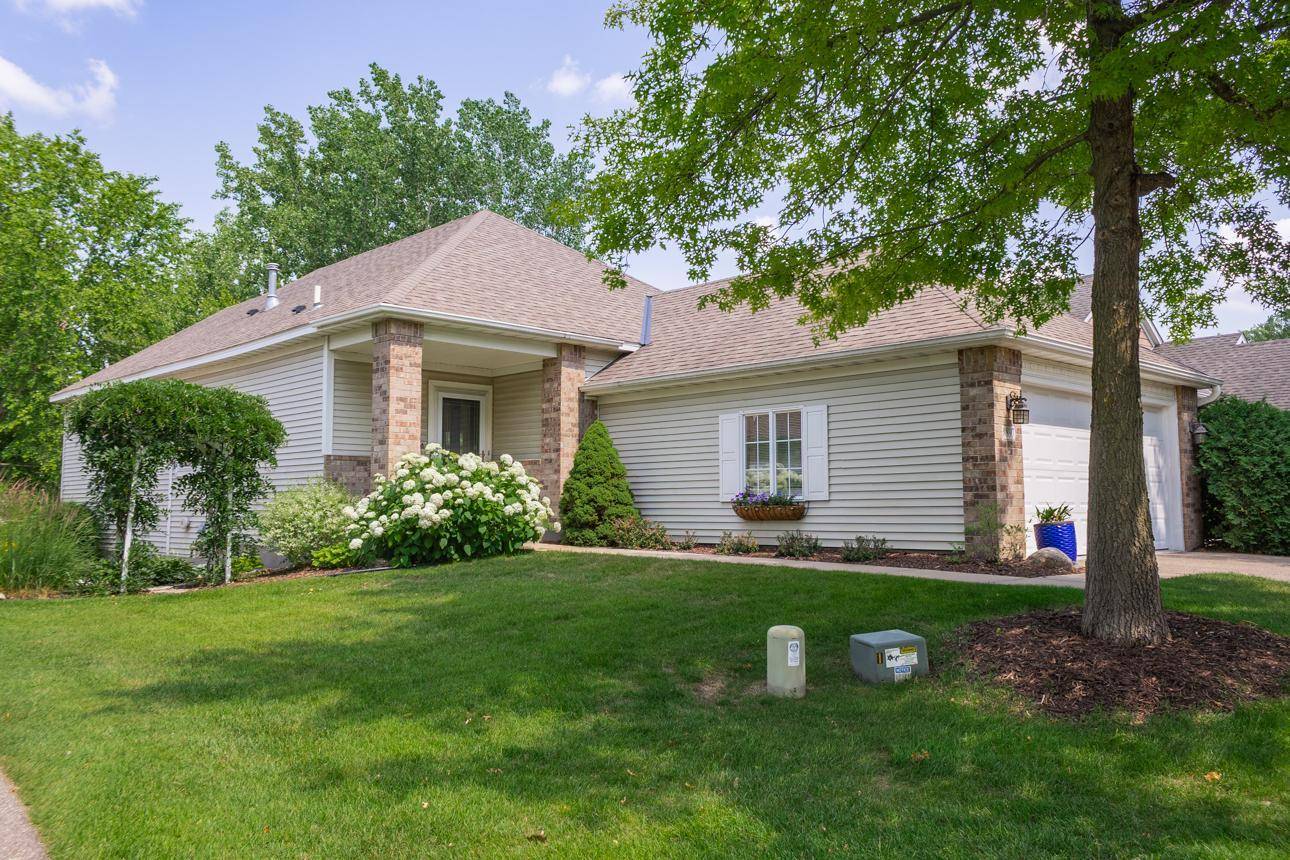 8897 Compton DR, Inver Grove Heights, MN 55076