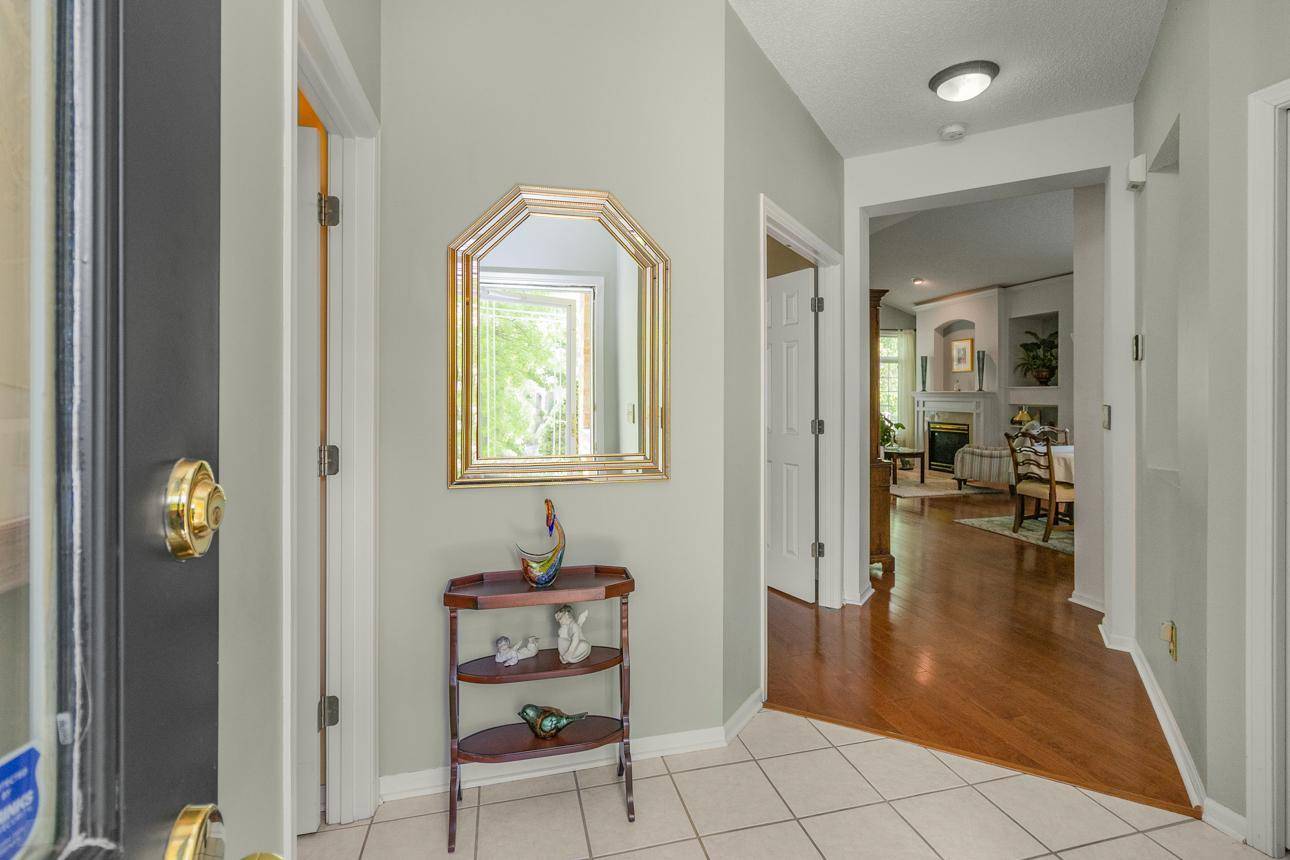 8897 Compton DR, Inver Grove Heights, MN 55076