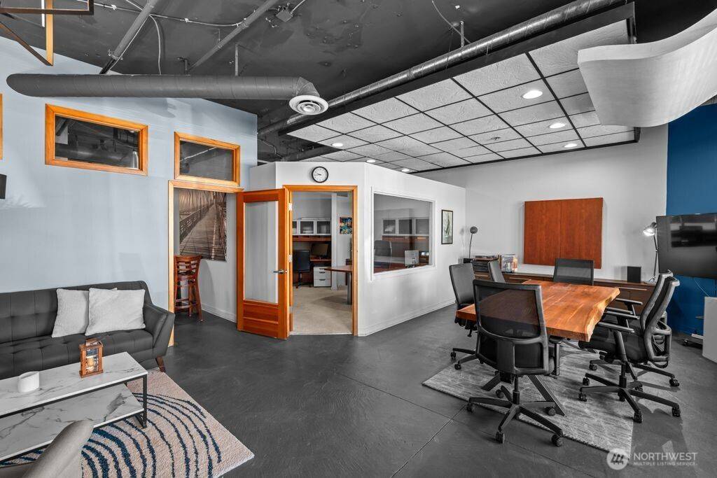 6044 Seaview AVE NW #102, Seattle, WA 98107