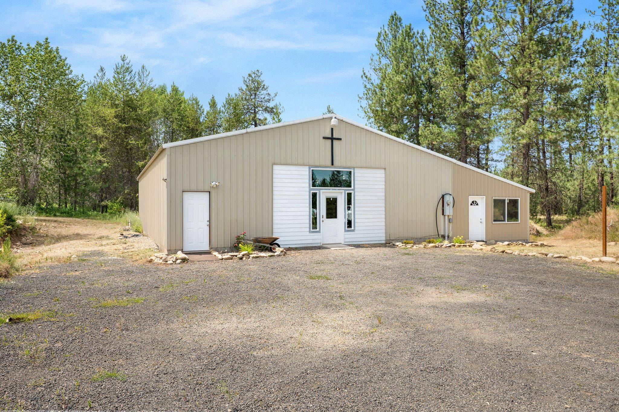 26811 N YALE Rd, Chattaroy, WA 99003