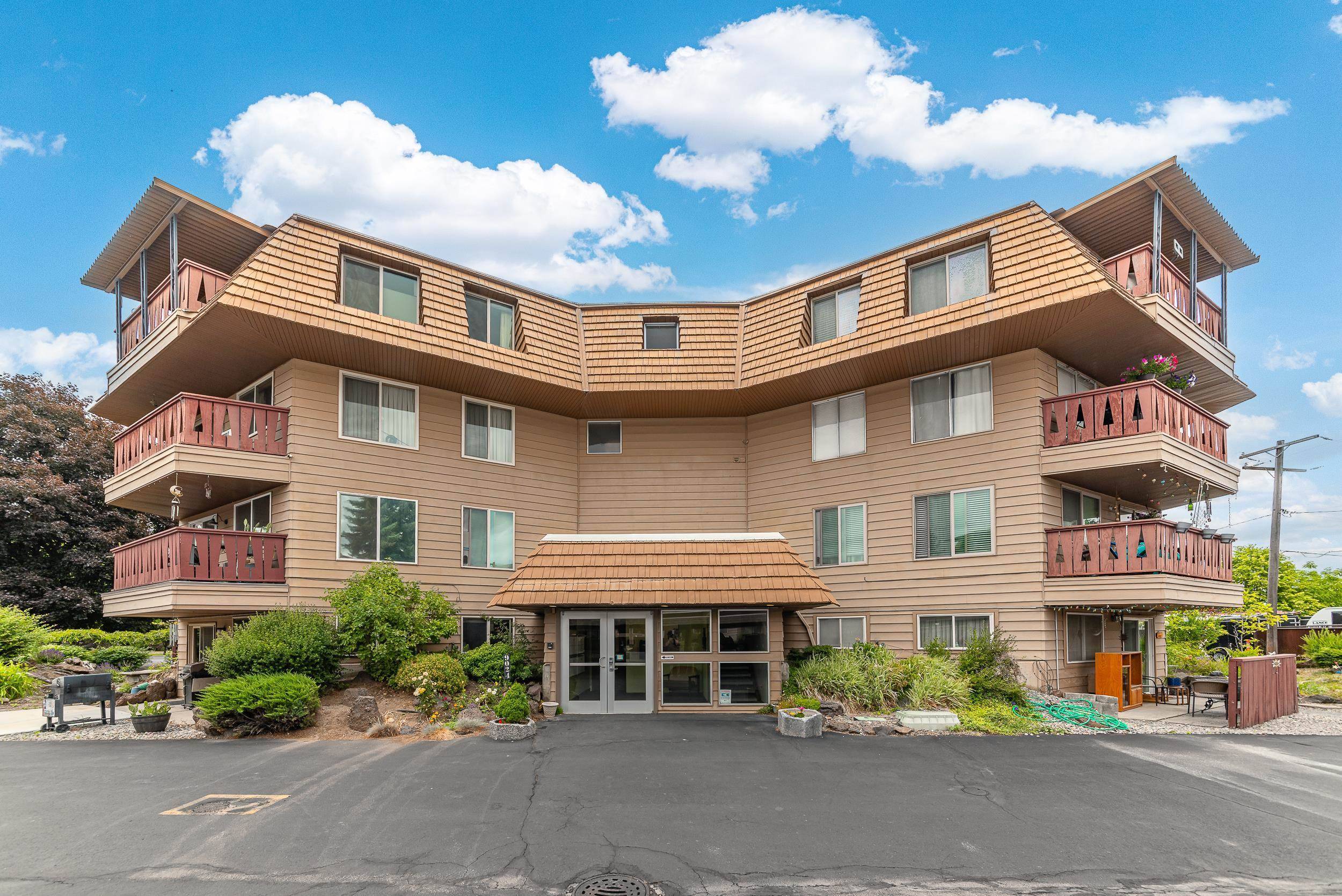 9024 N Country Homes Blvd #5, Spokane, WA 99218