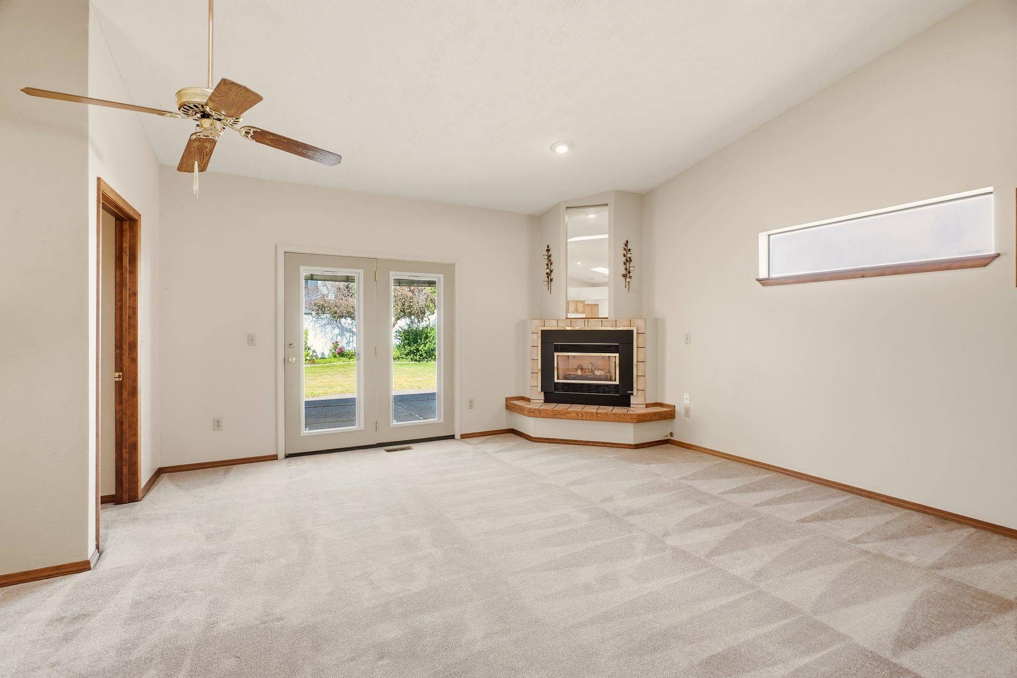 6907 N HAMILTON St, Spokane, WA 99208