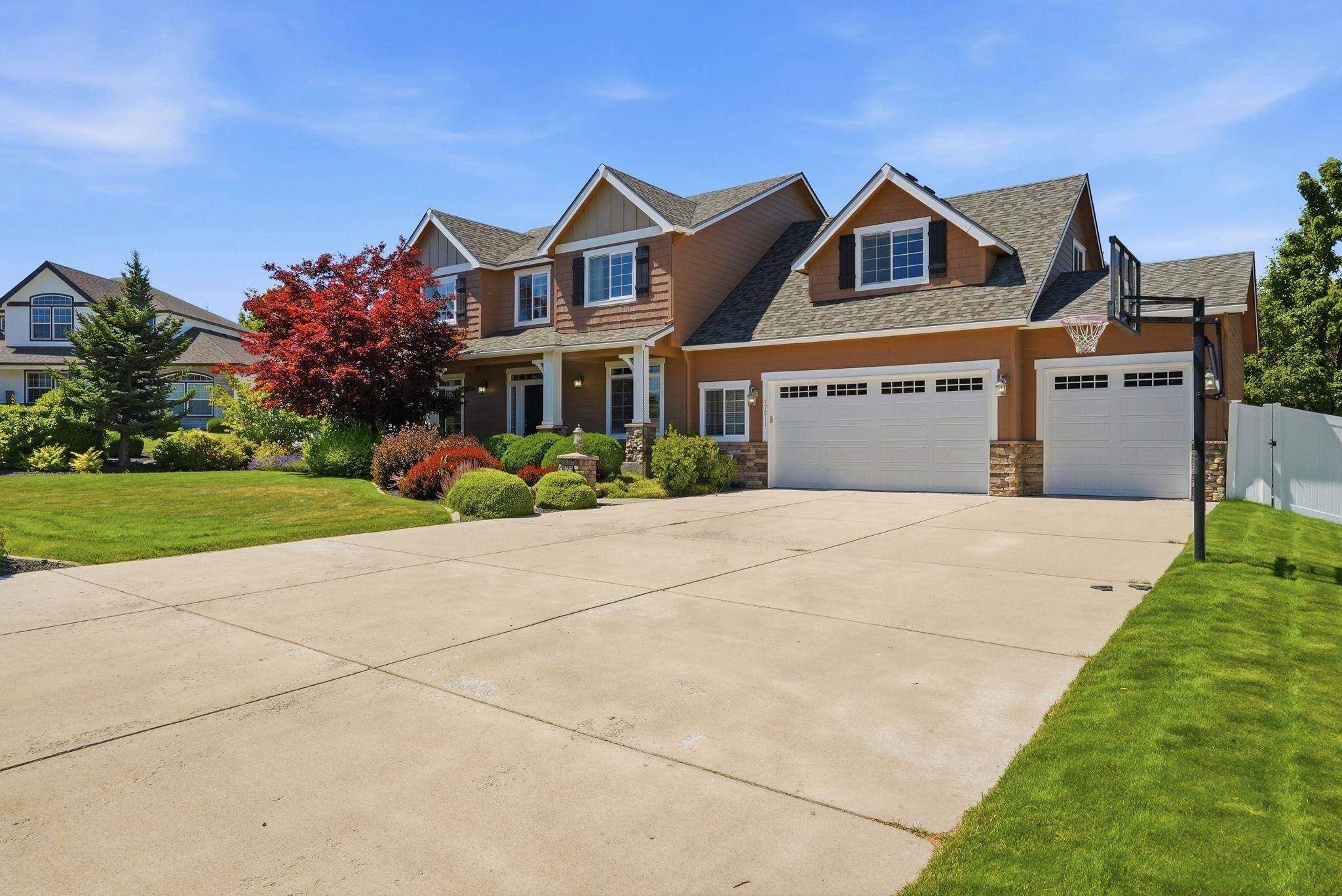 17211 E Rosemont Ln, Greenacres, WA 99016