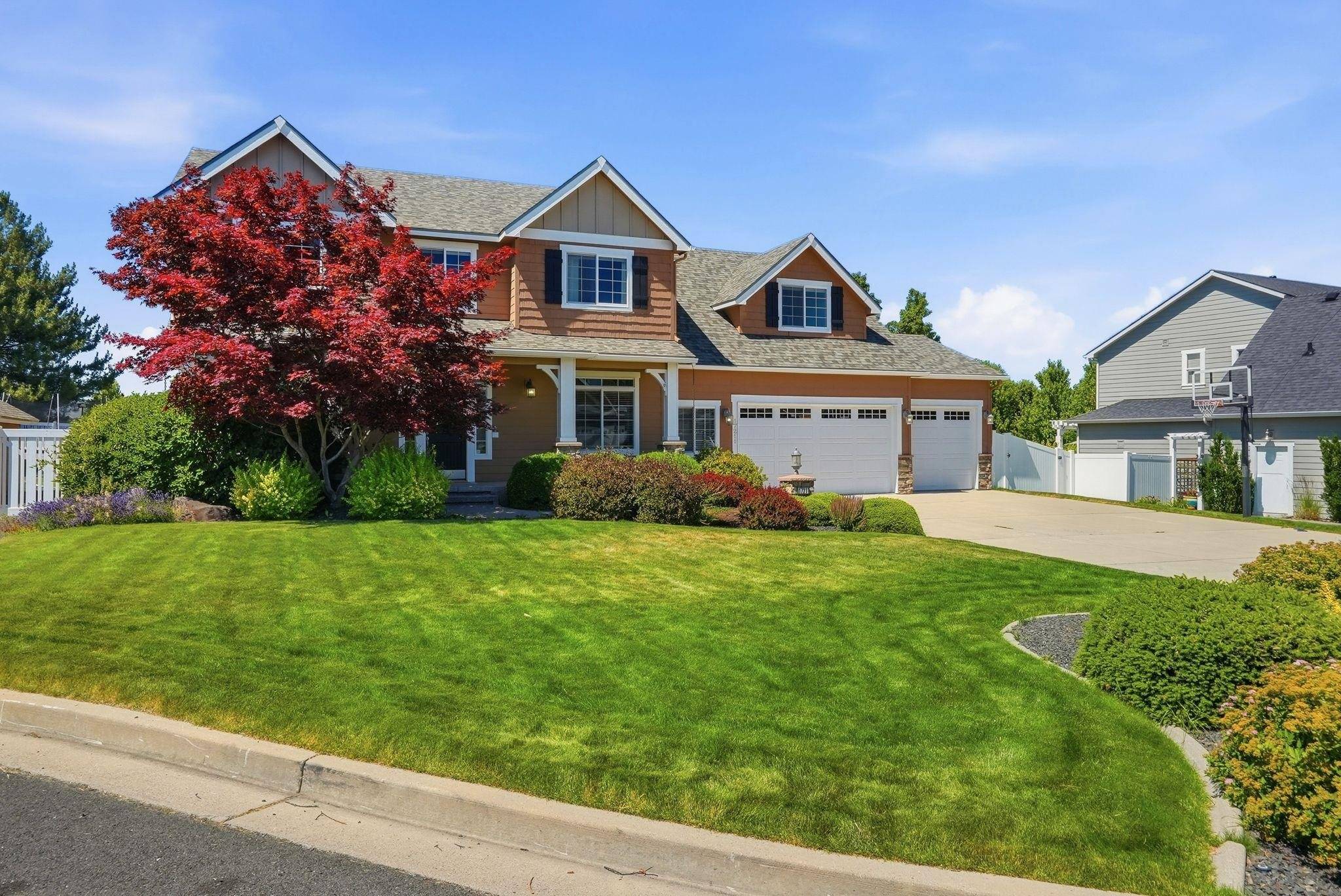 17211 E Rosemont Ln, Greenacres, WA 99016