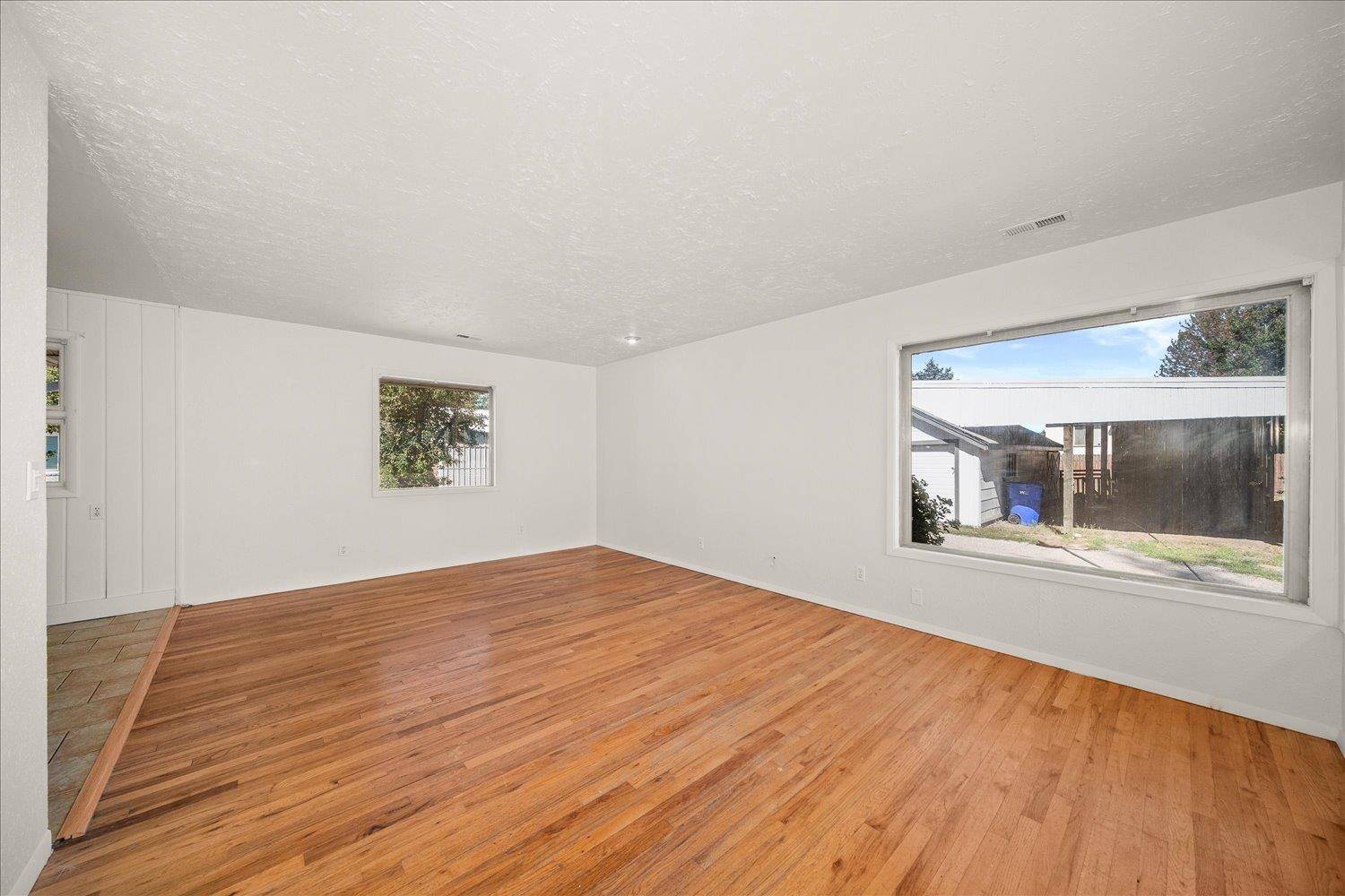 221 S Tshirley Rd, Spokane Valley, WA 99016