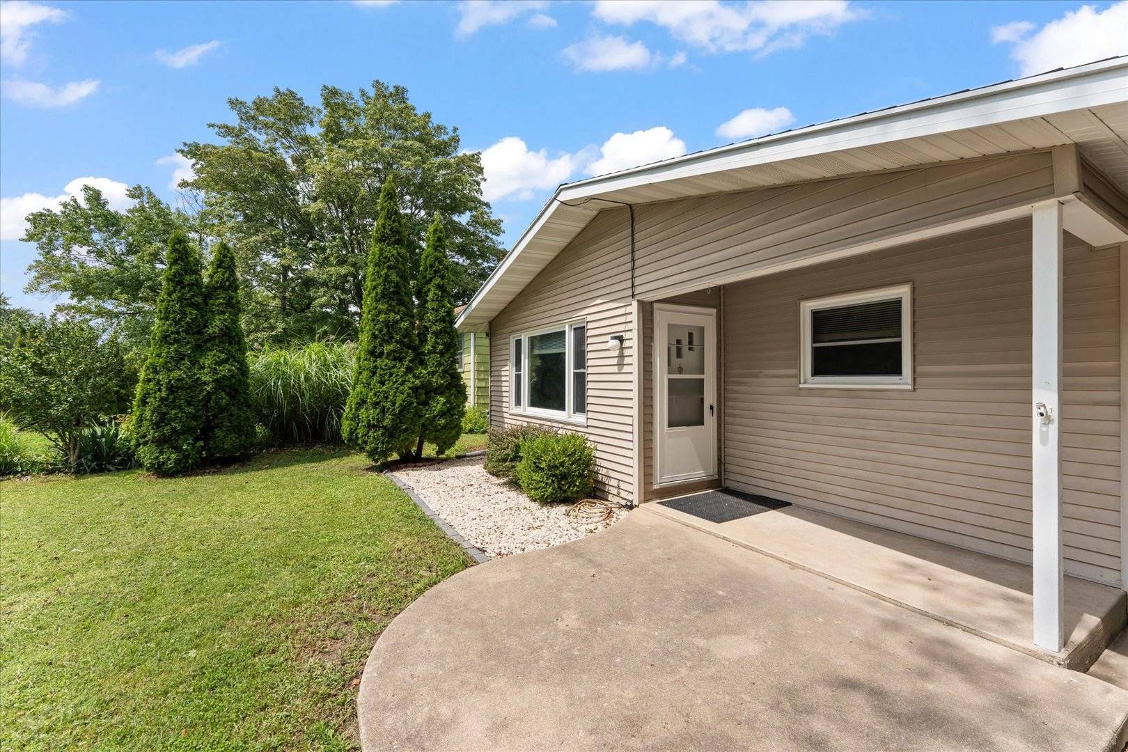 1406 W Springfield AVE, Champaign, IL 61821
