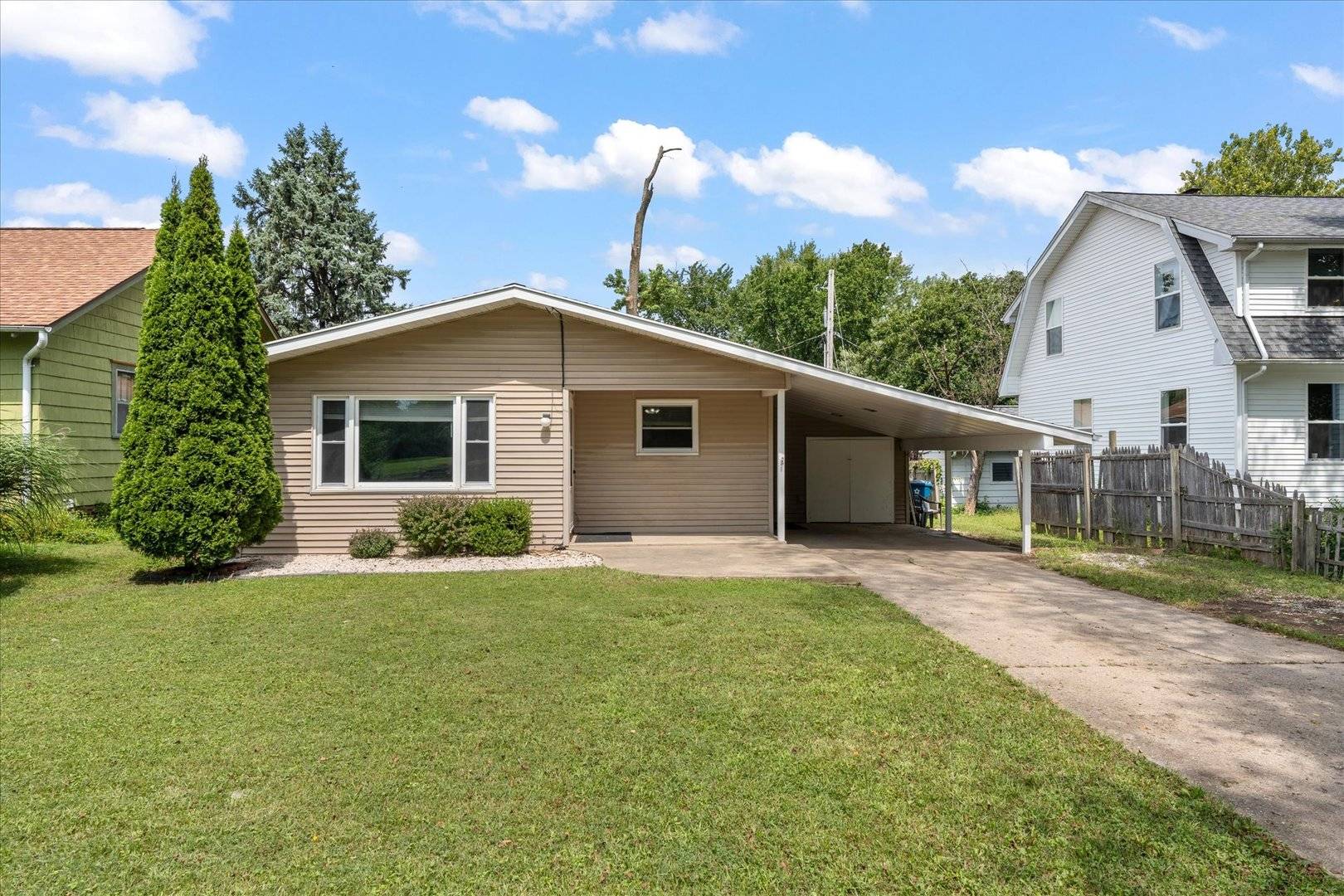 1406 W Springfield AVE, Champaign, IL 61821