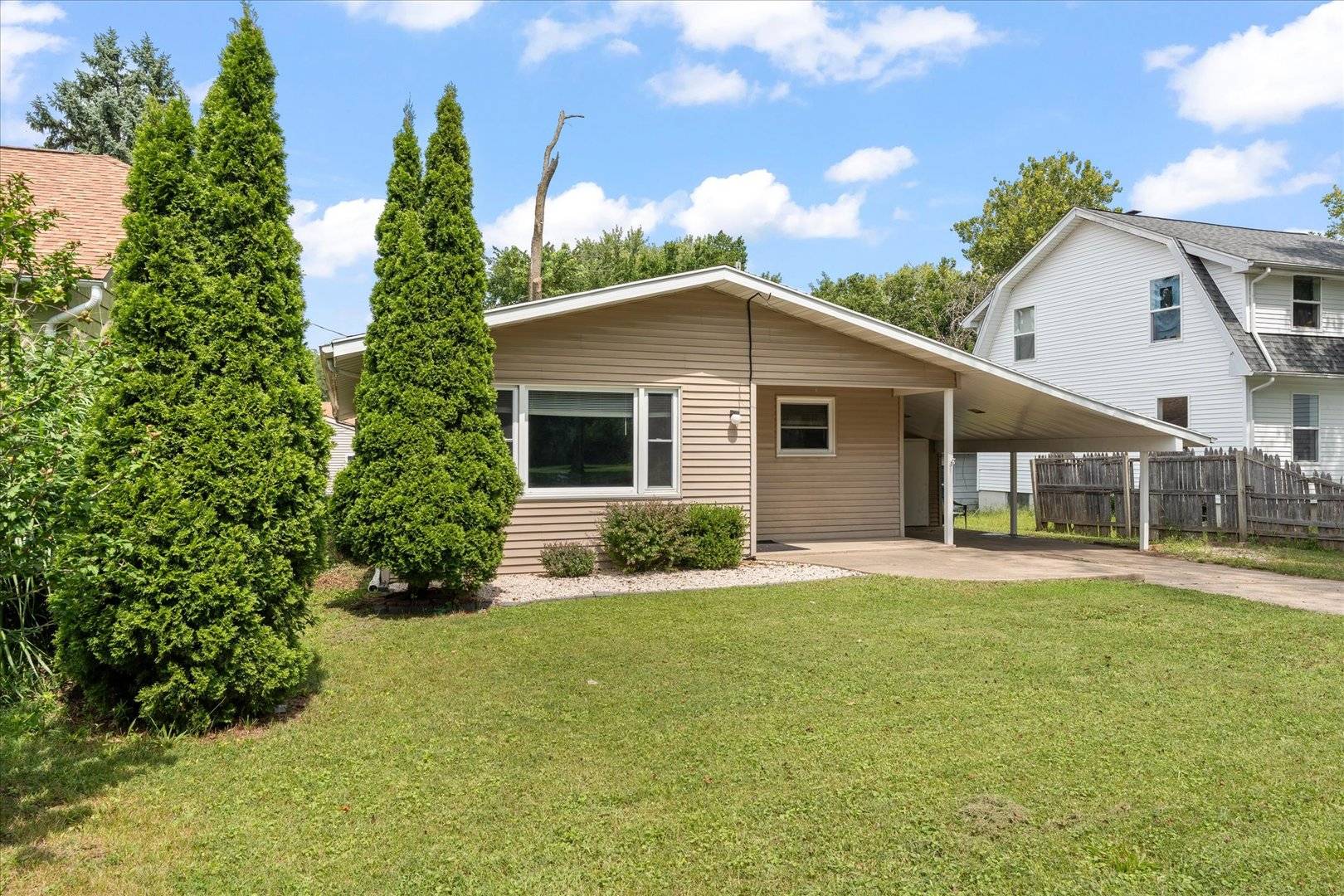 1406 W Springfield AVE, Champaign, IL 61821