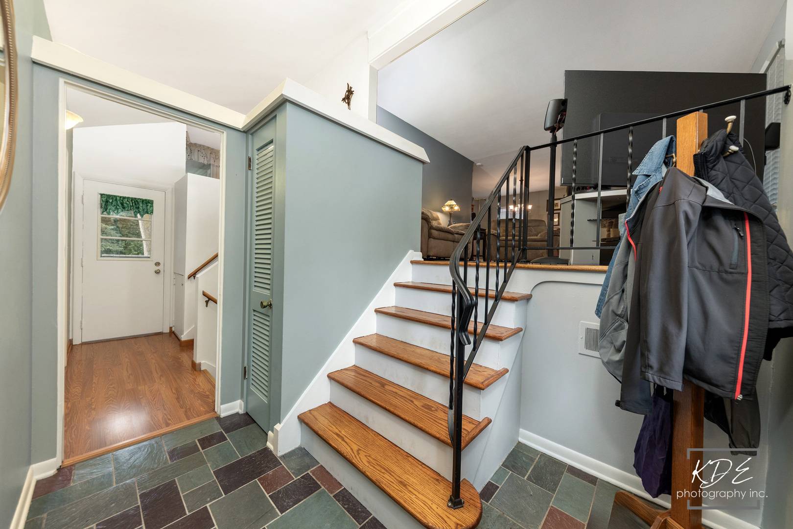 8 E Gartner RD, Naperville, IL 60540