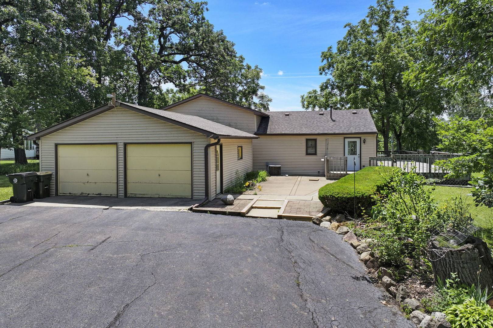 Address not disclosed, Antioch, IL 60002