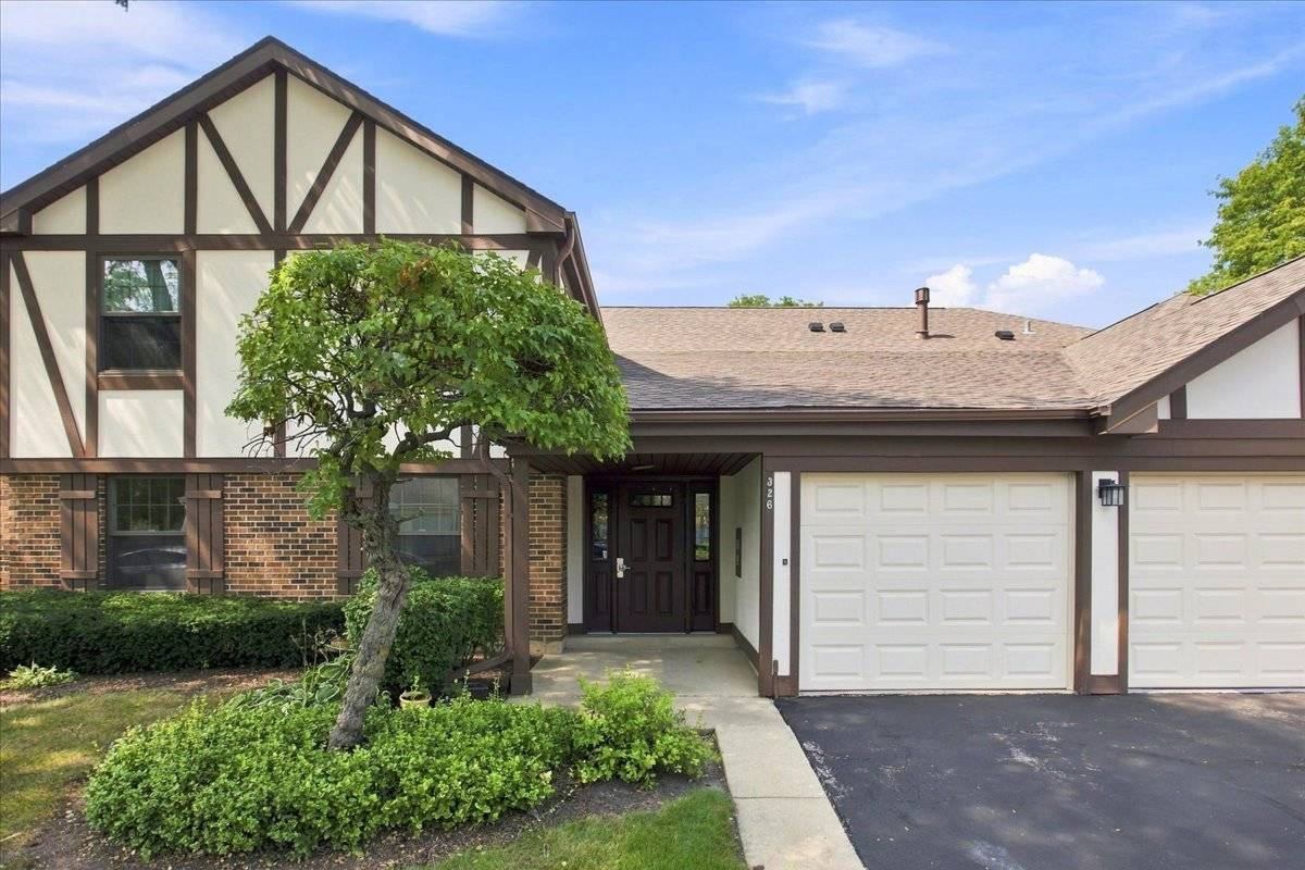 326 Woodbury CT #C1, Schaumburg, IL 60193