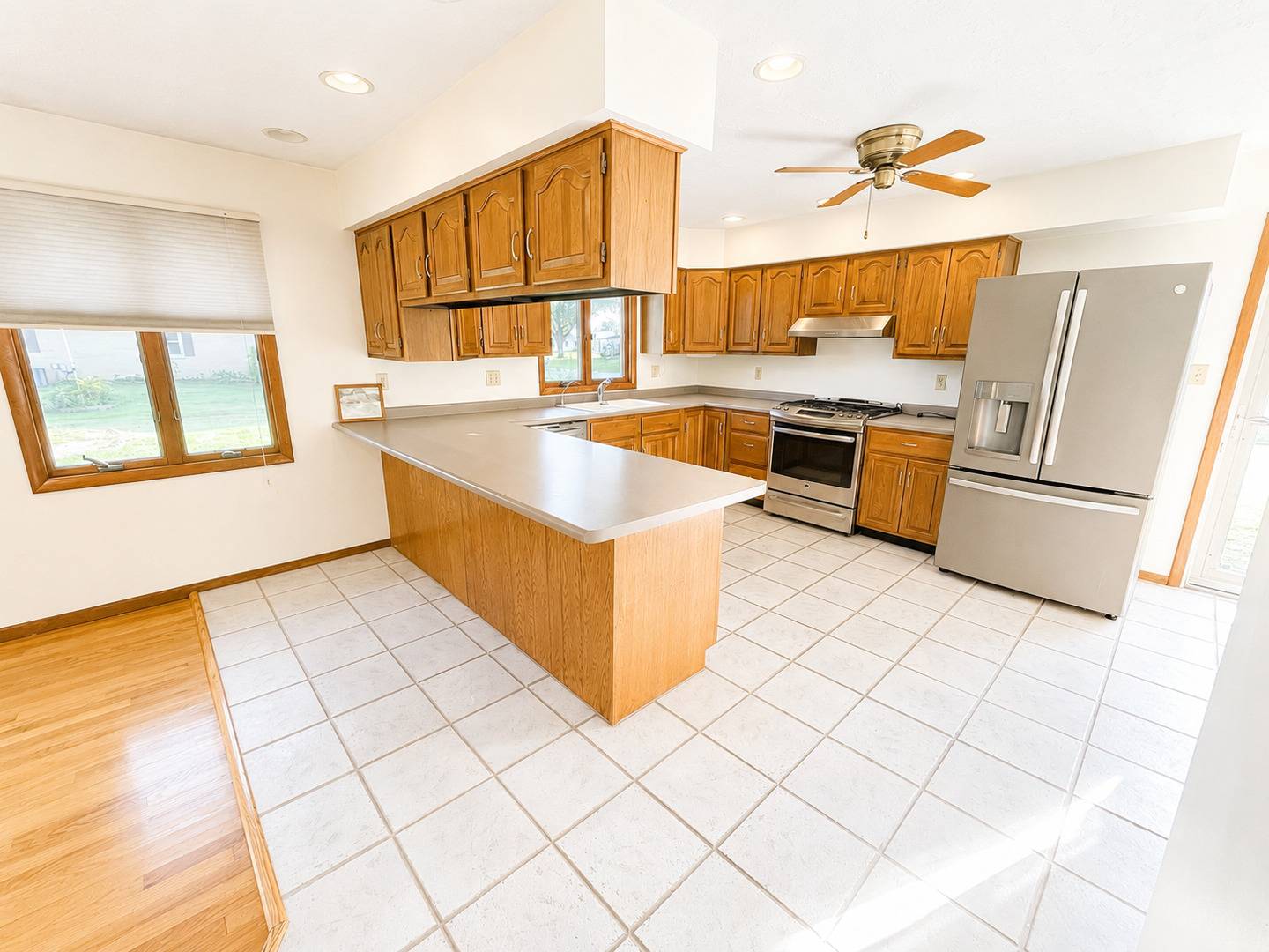 404 Clayton DR, Watseka, IL 60970