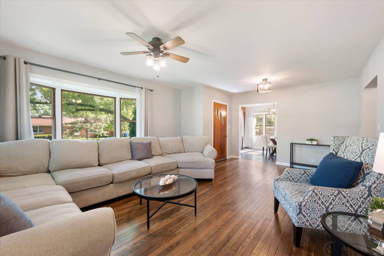 16W661 White Pine RD, Bensenville, IL 60106