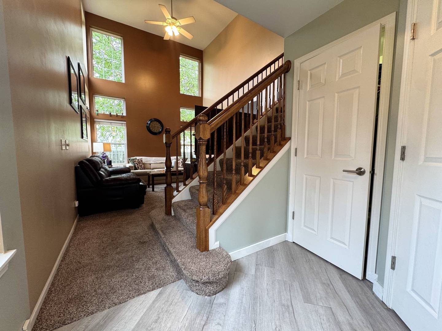 9400 Rainsford DR, Huntley, IL 60142