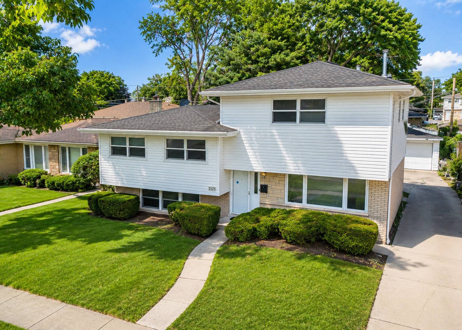 2125 Plainfield DR, Des Plaines, IL 60018