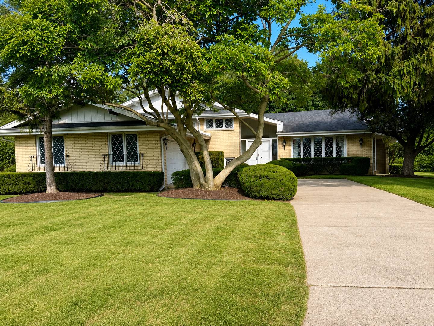 12217 S Flambeau DR, Palos Heights, IL 60463