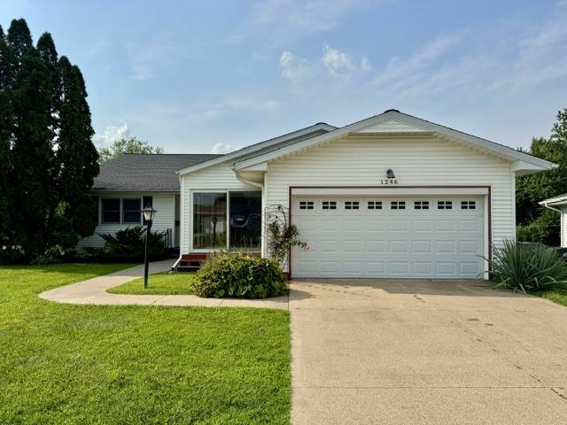 1246 8th AVE N, Clinton, IA 52732